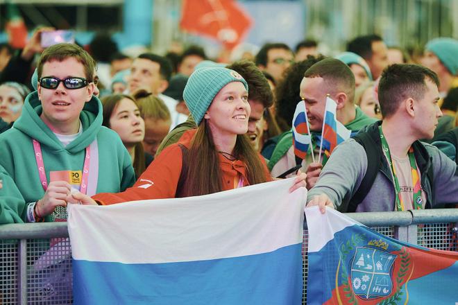 Гости Всемирного фестиваля молодежи услышали произведения российских поэтов