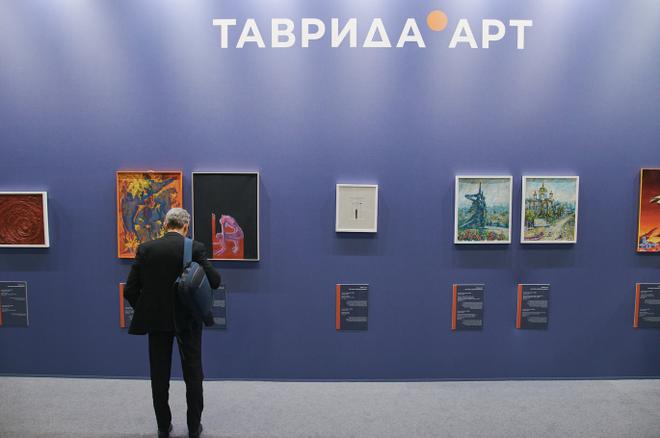 Выставка художников Донбасса открылась на ВФМ-2024