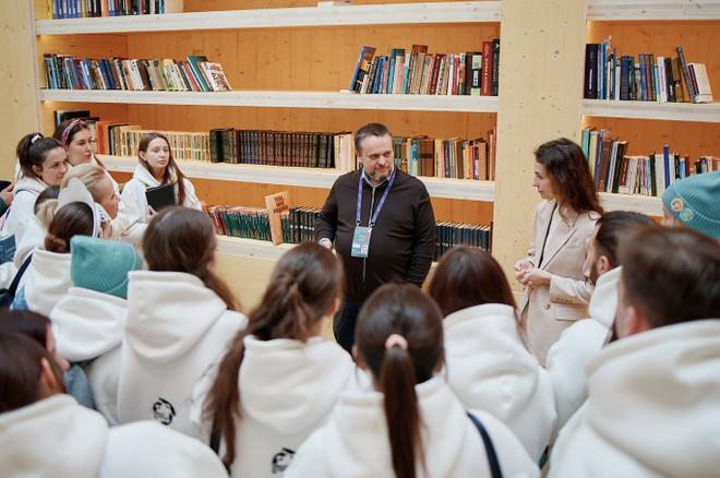 Чувашия передала в библиотеку "Сириуса" книги о создании оборонительных рубежей в 1941 г.